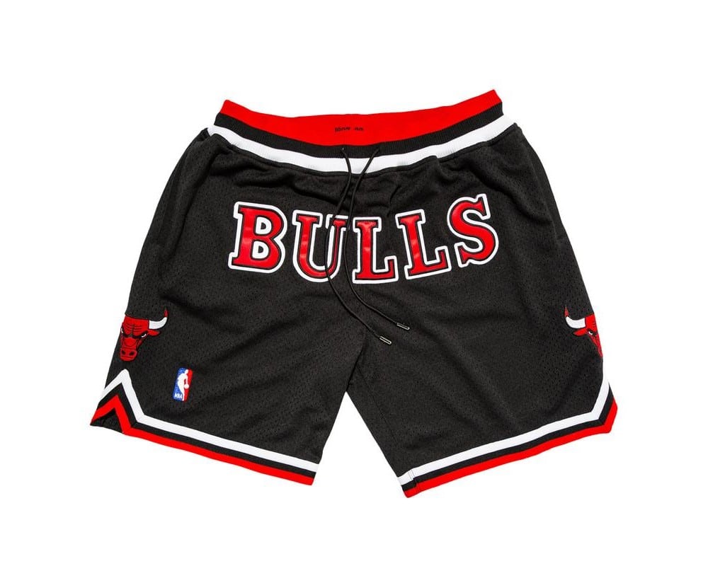 chicago bulls shorts black