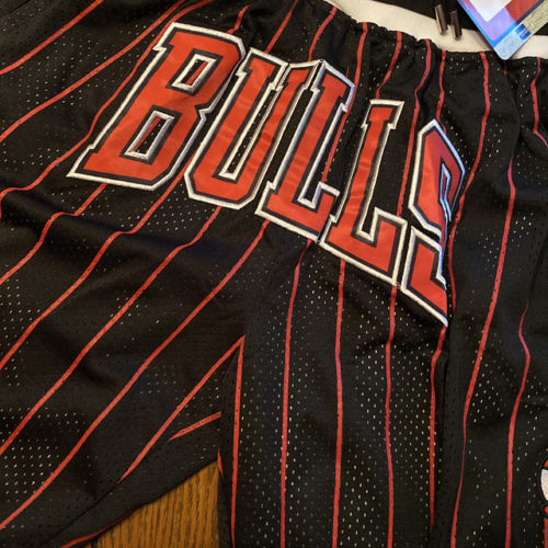 Chicago Bulls Shorts Black Strip photo review